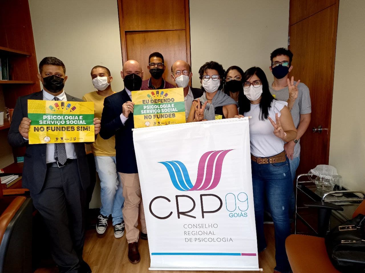 Comitiva do CRP09 em visita ao gabinete do deputado federal Rubens Otoni